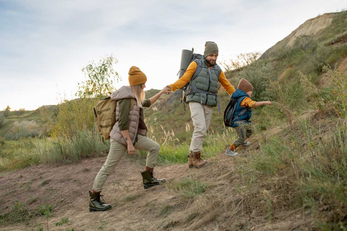 Help Your Child Build Confidence Through Family Activities